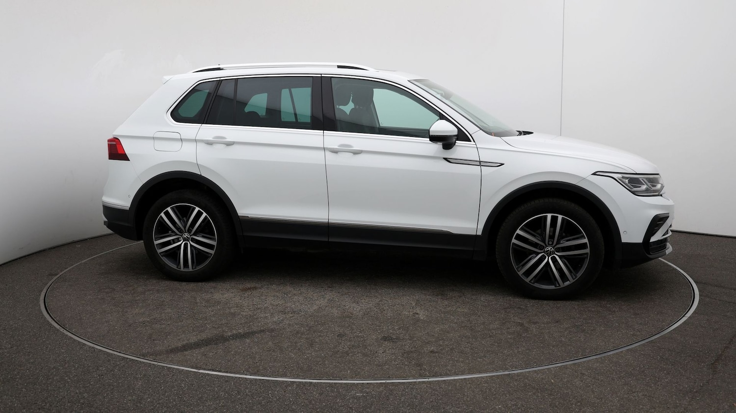 Used Volkswagen Tiguan for sale - 76809007: Photo 43