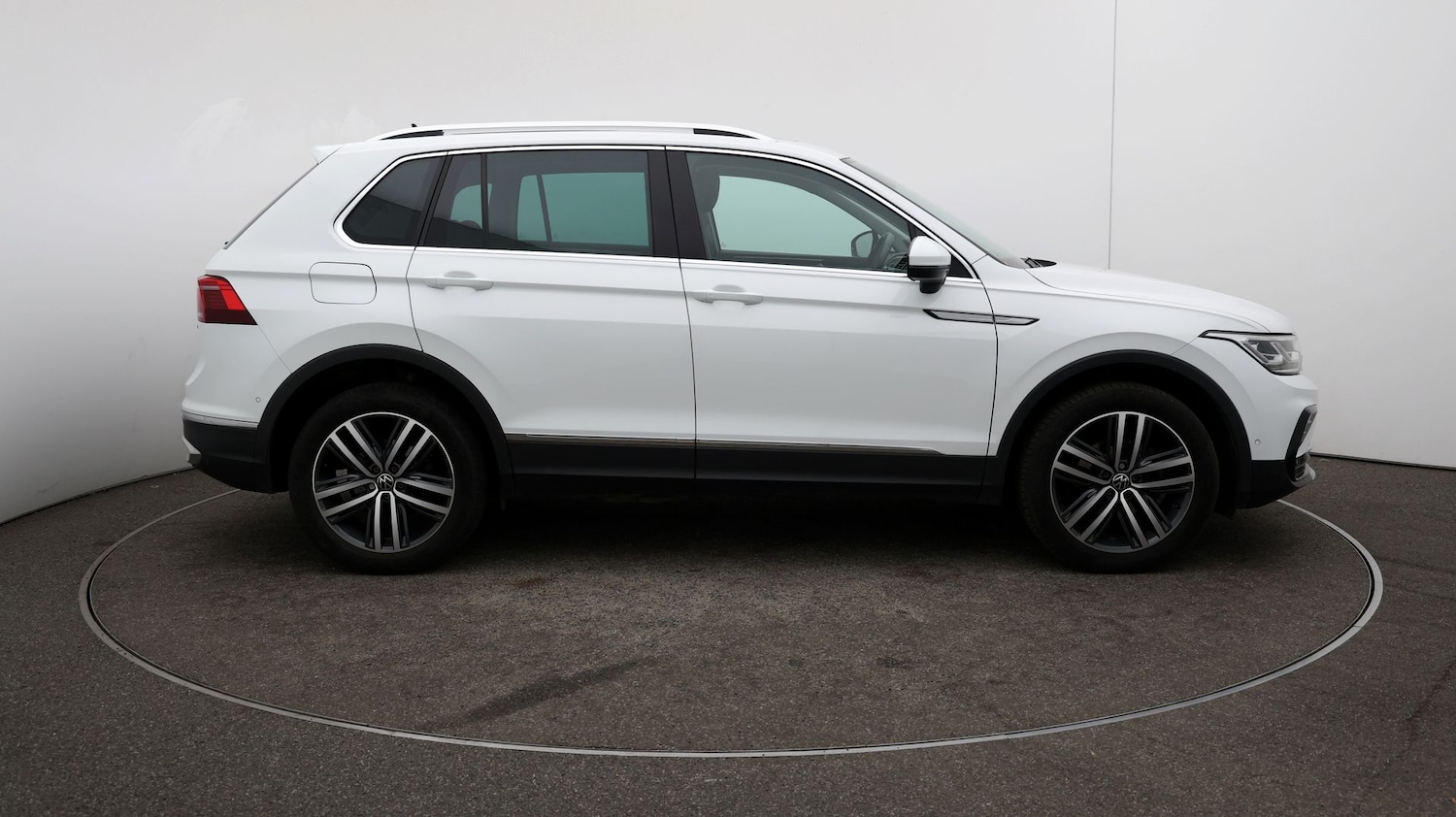 Used Volkswagen Tiguan for sale - 76809007: Photo 44