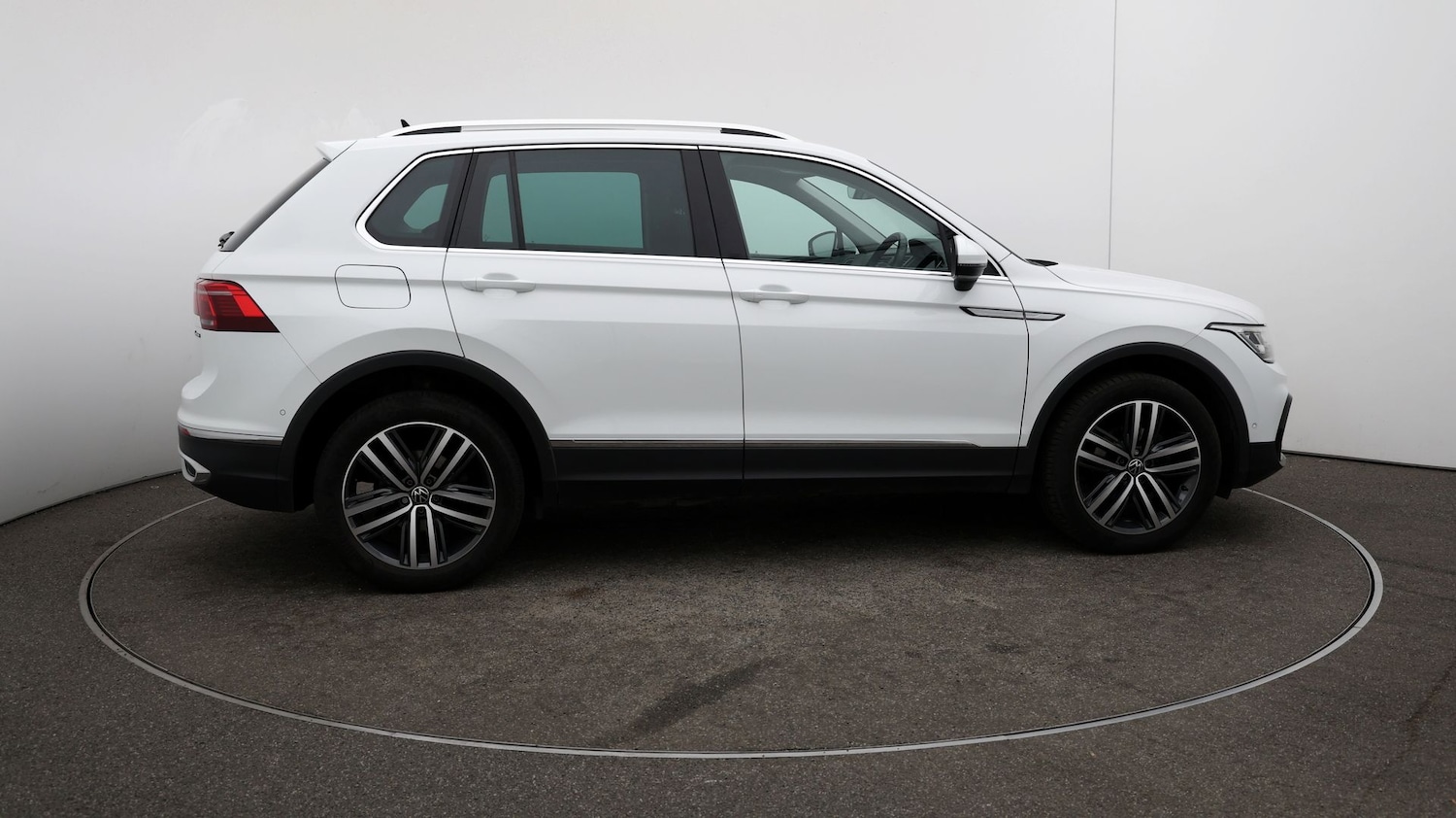 Used Volkswagen Tiguan for sale - 76809007: Photo 45