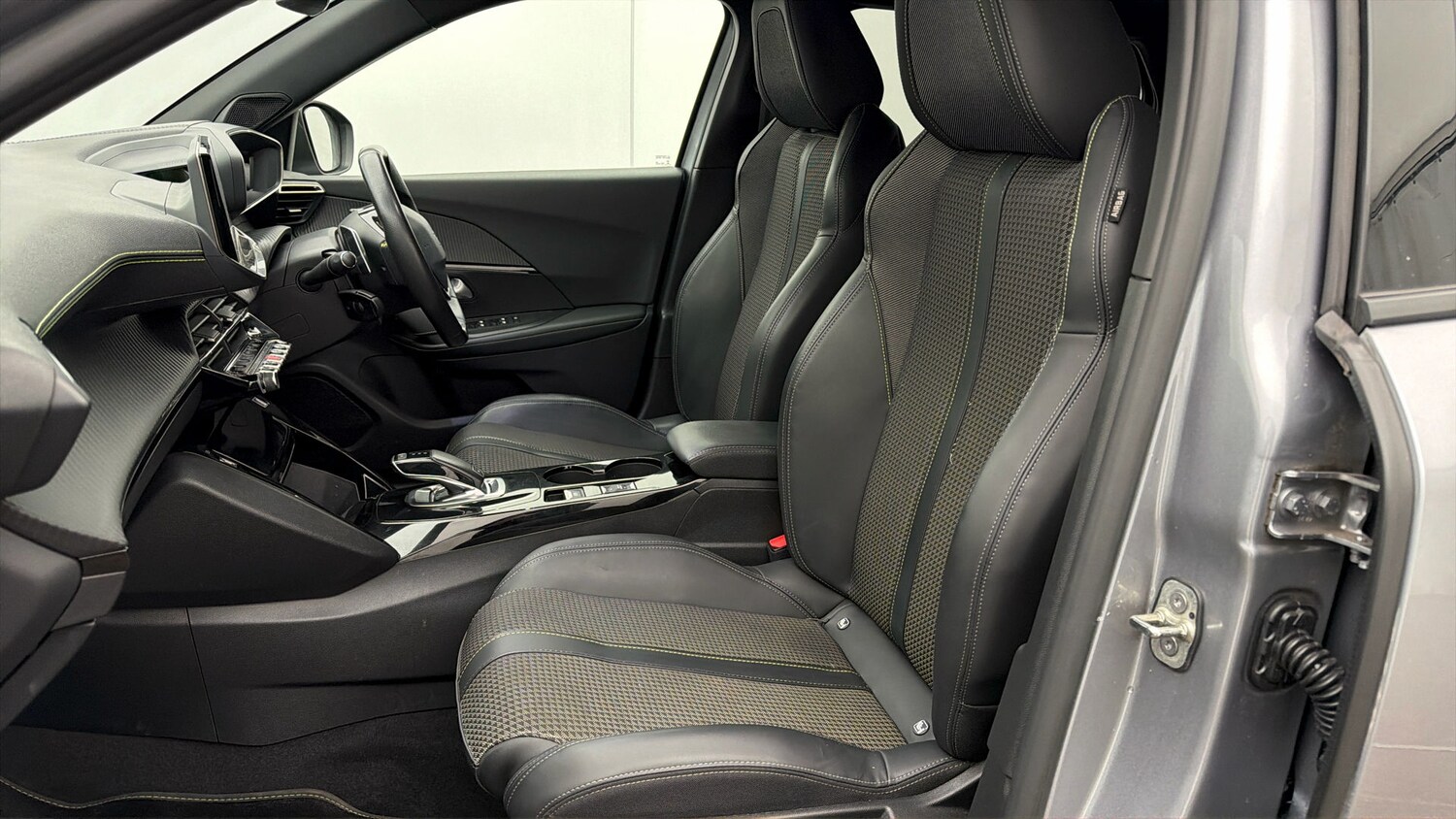 Used Peugeot 2008 for sale - 77962465: Photo 13