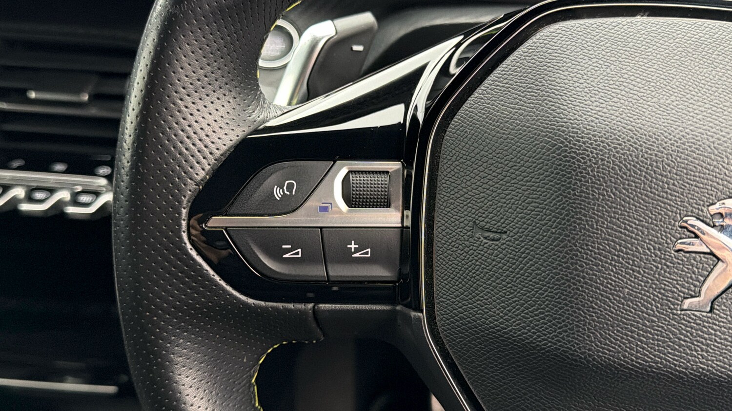 Used Peugeot 2008 for sale - 77962465: Photo 22