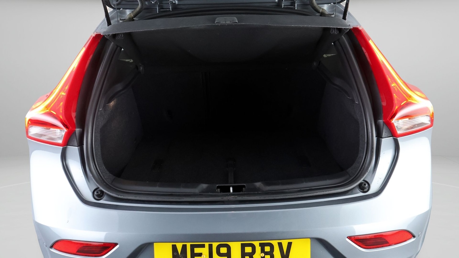 Used Volvo V40 2019 for sale - 78070164: Photo 17