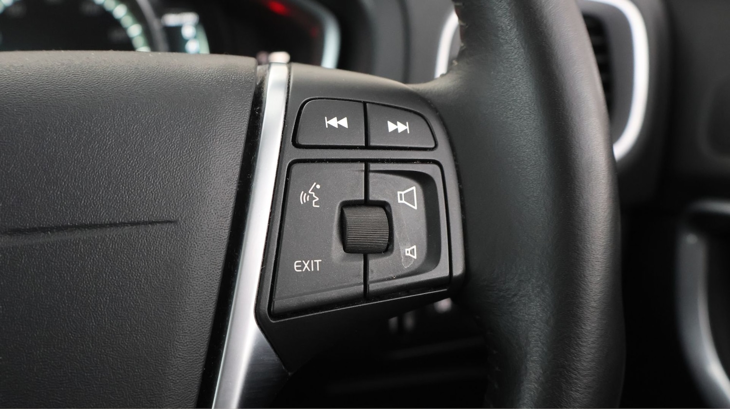 Used Volvo V40 2019 for sale - 78070164: Photo 24