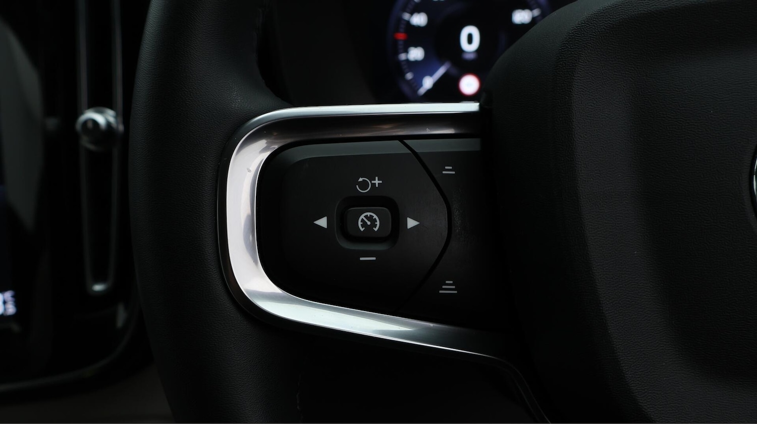 Used Volvo XC40 2022 for sale - 76336457: Photo 24
