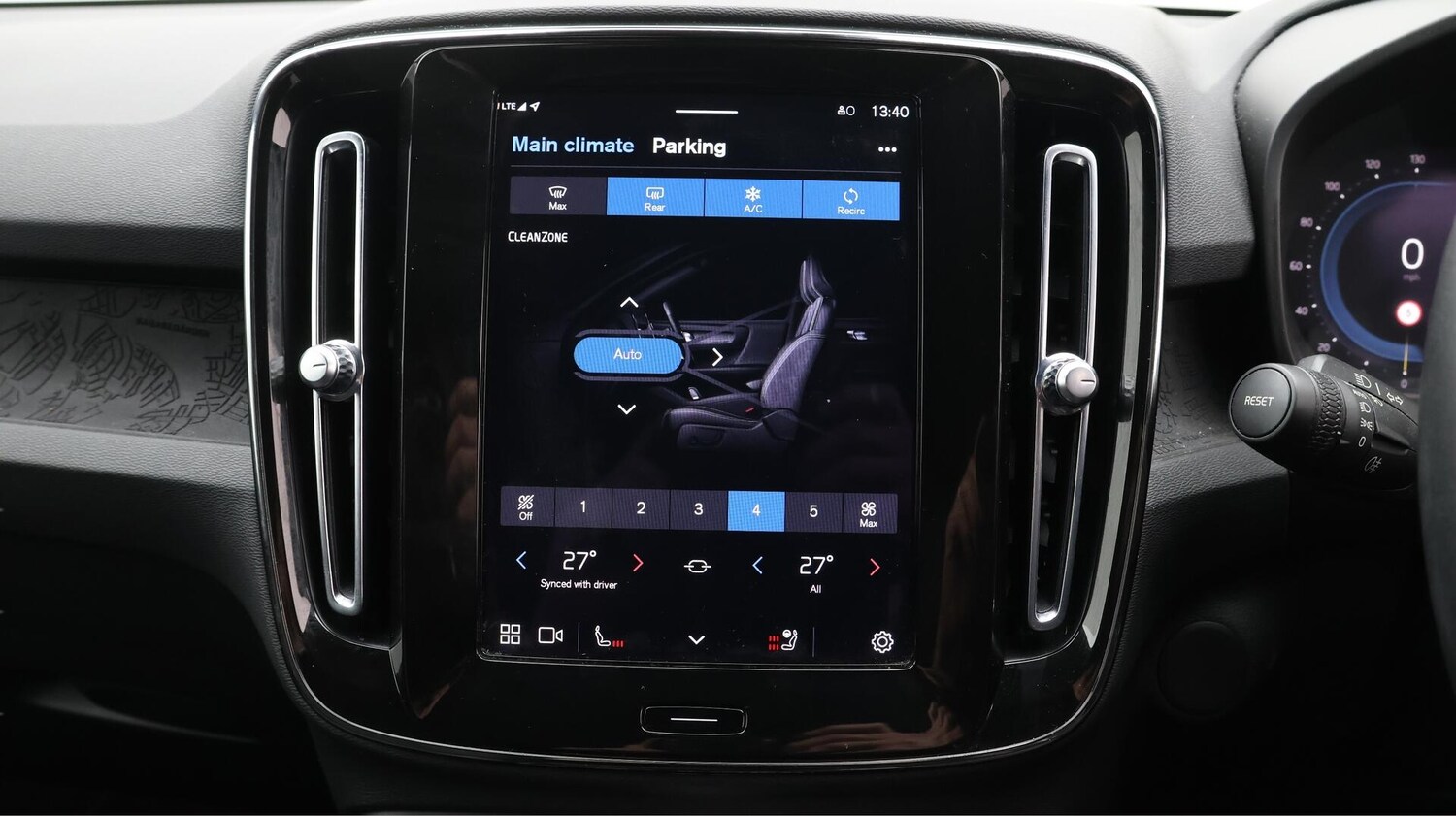 Used Volvo XC40 for sale - 76659319: Photo 13