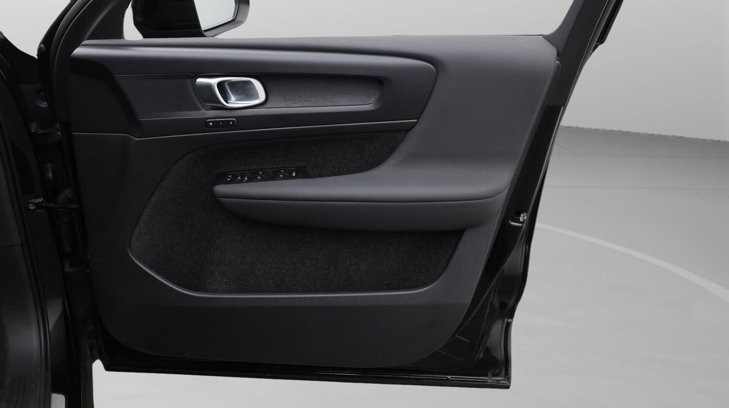 Used Volvo XC40 for sale - 76659319: Photo 16