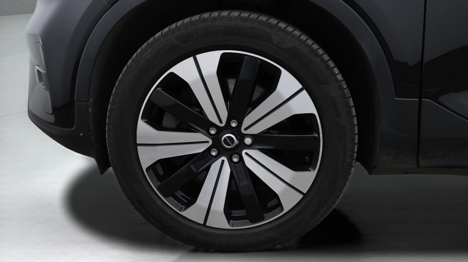 Used Volvo XC40 for sale - 76659319: Photo 19