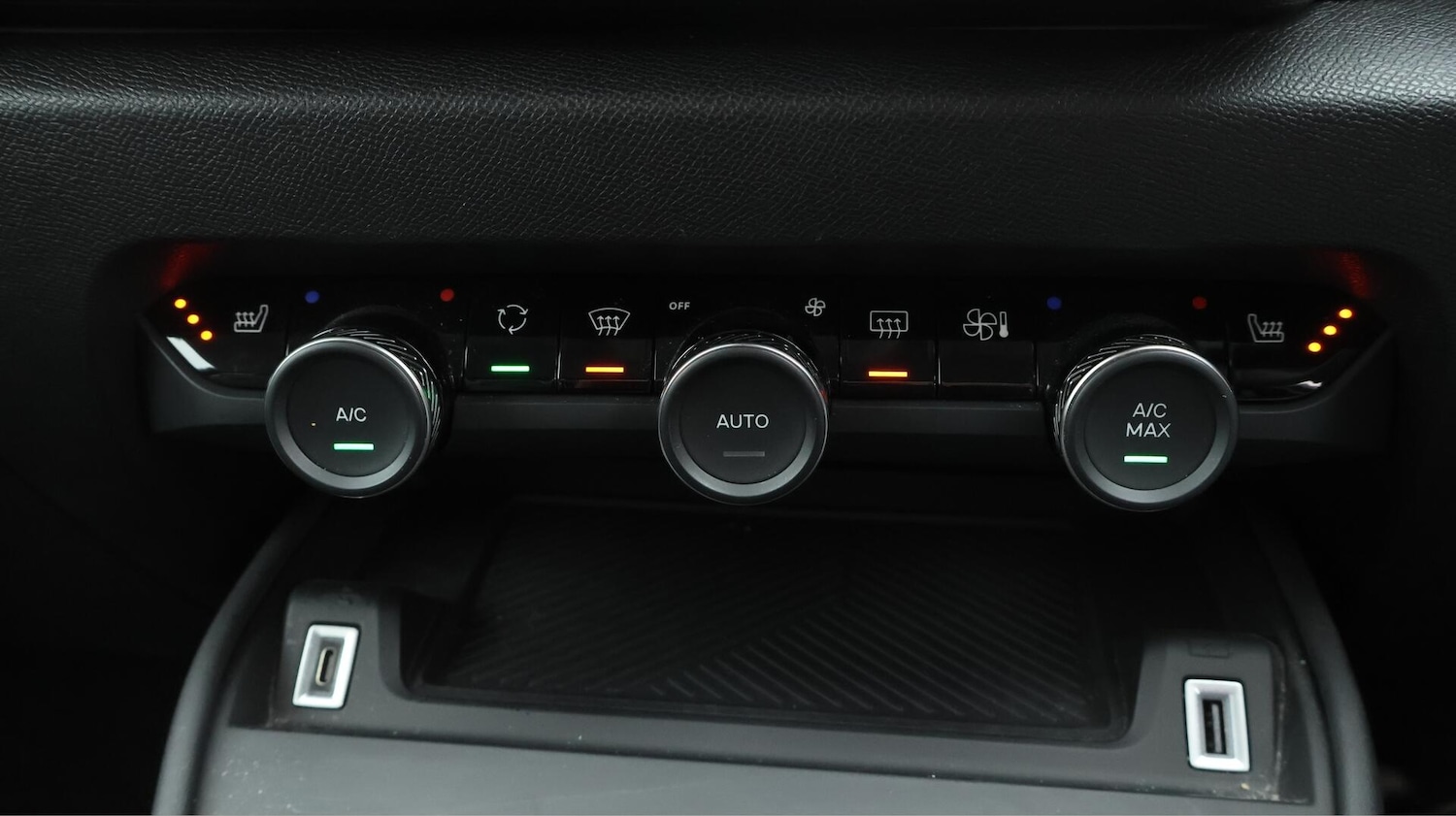 Used Citroen C4 2022 for sale - 76537601: Photo 13