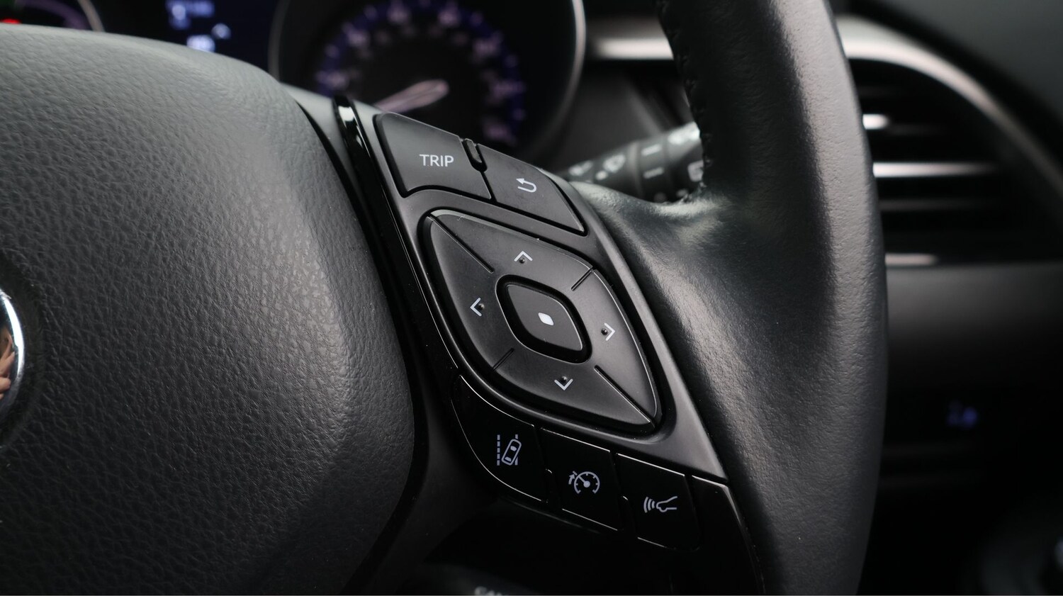 Used Toyota C-HR 2022 for sale - 77257604: Photo 24