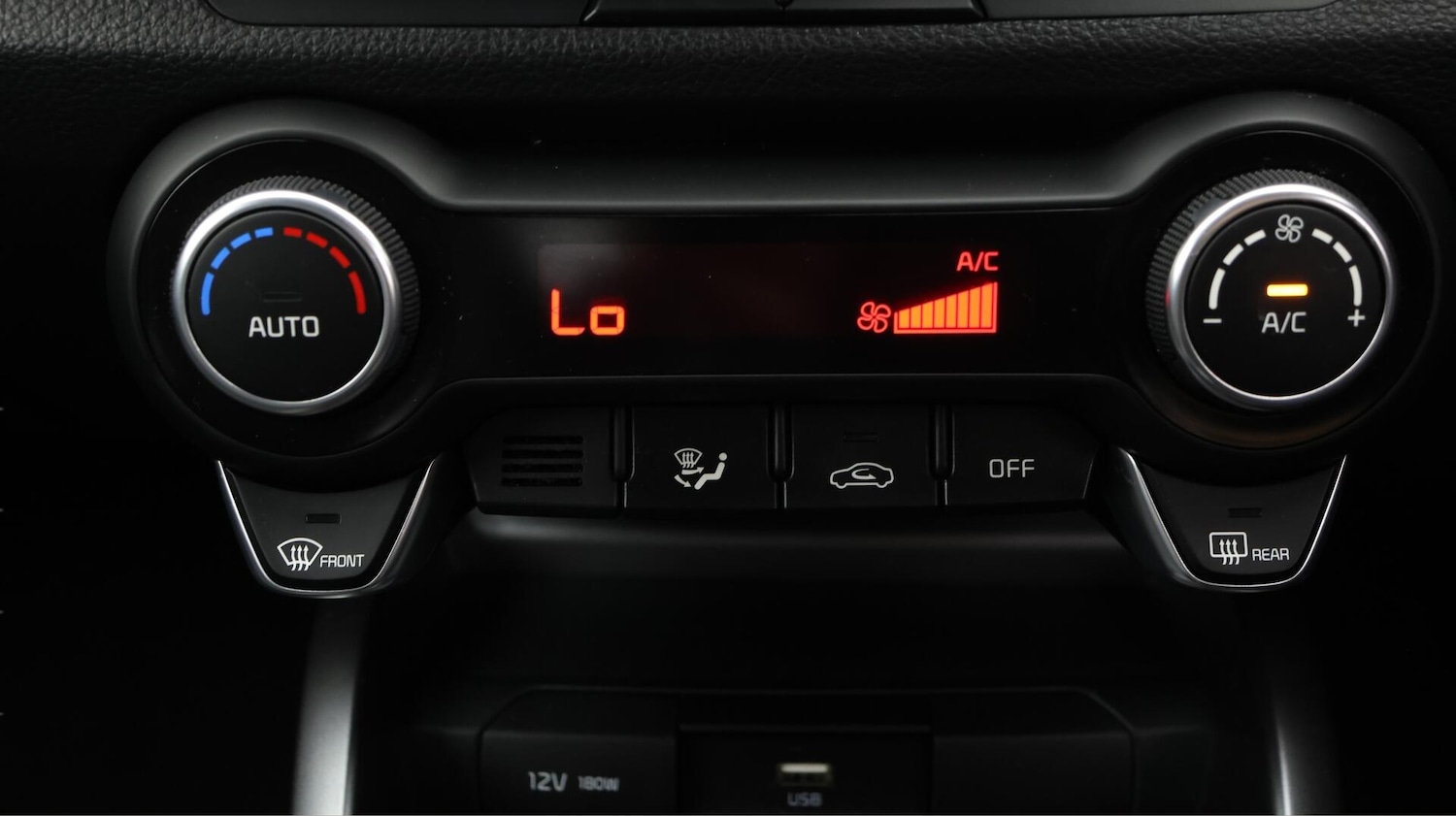 Used Kia Stonic 2021 for sale - 76152938: Photo 13