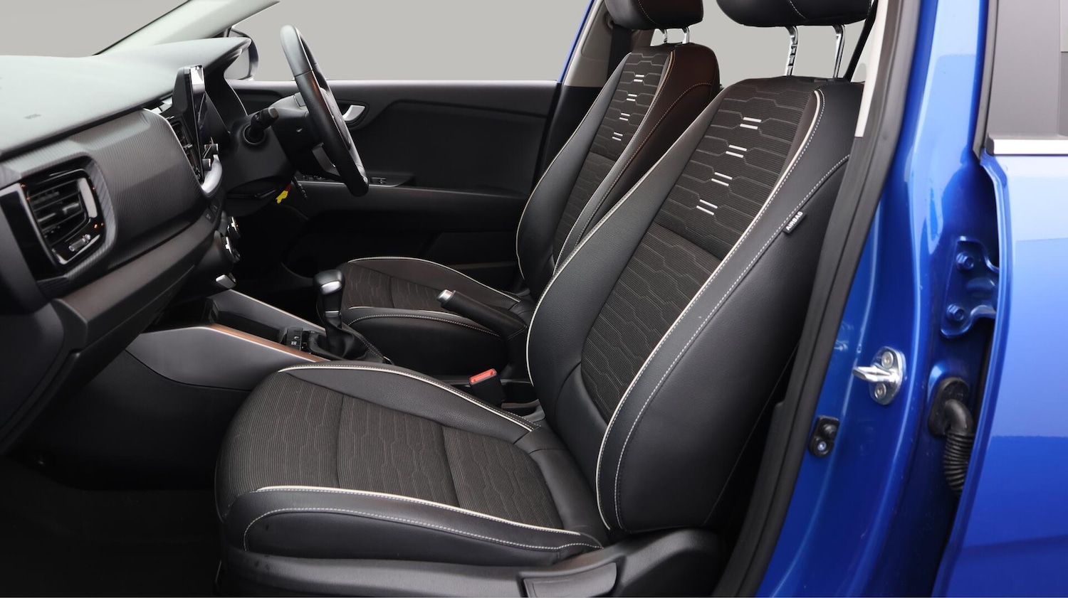 Used Kia Stonic 2021 for sale - 76152938: Photo 15