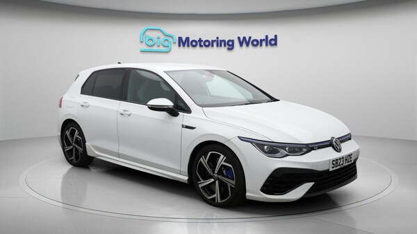 Used Volkswagen Golf 2023 for sale - 75449735: Photo 2