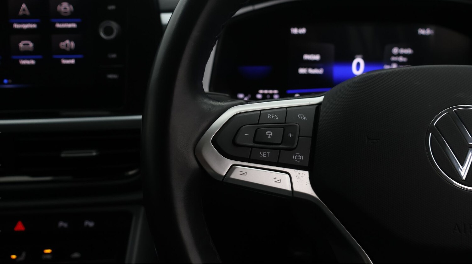 Used Volkswagen T-Roc 2023 for sale - 77541797: Photo 22