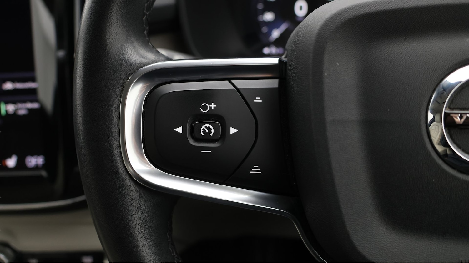 Used Volvo XC40 2022 for sale - 77776482: Photo 24