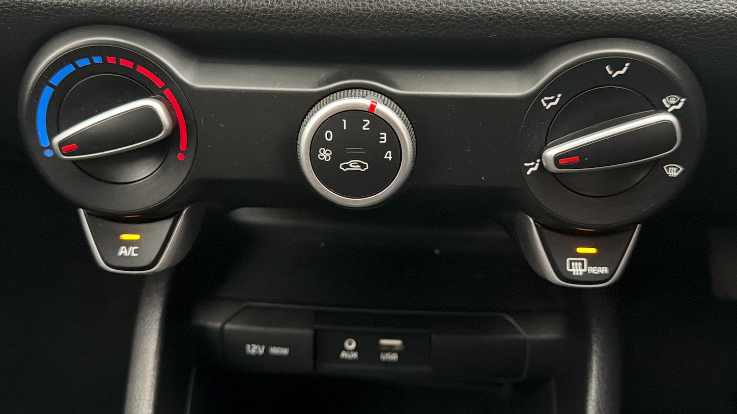 Used Kia Stonic 2019 for sale - 78039084: Photo 11