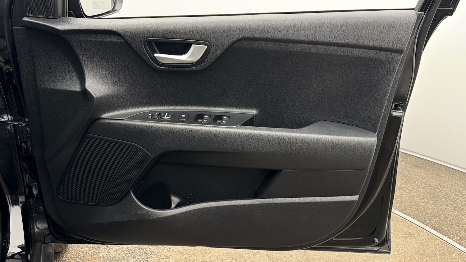 Used Kia Stonic 2019 for sale - 78039084: Photo 14