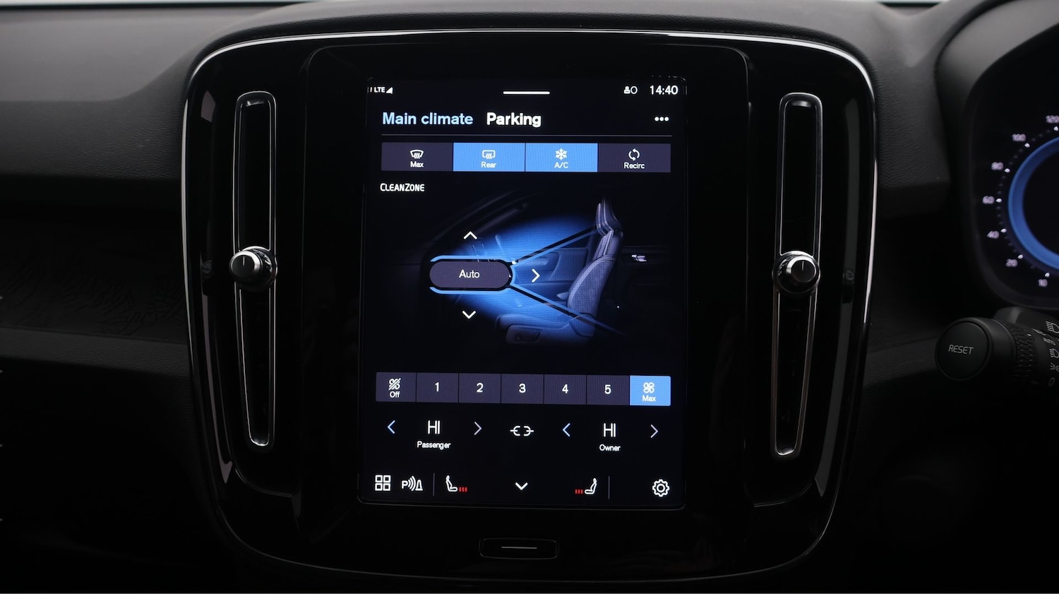 Used Volvo XC40 2023 for sale - 77064364: Photo 12