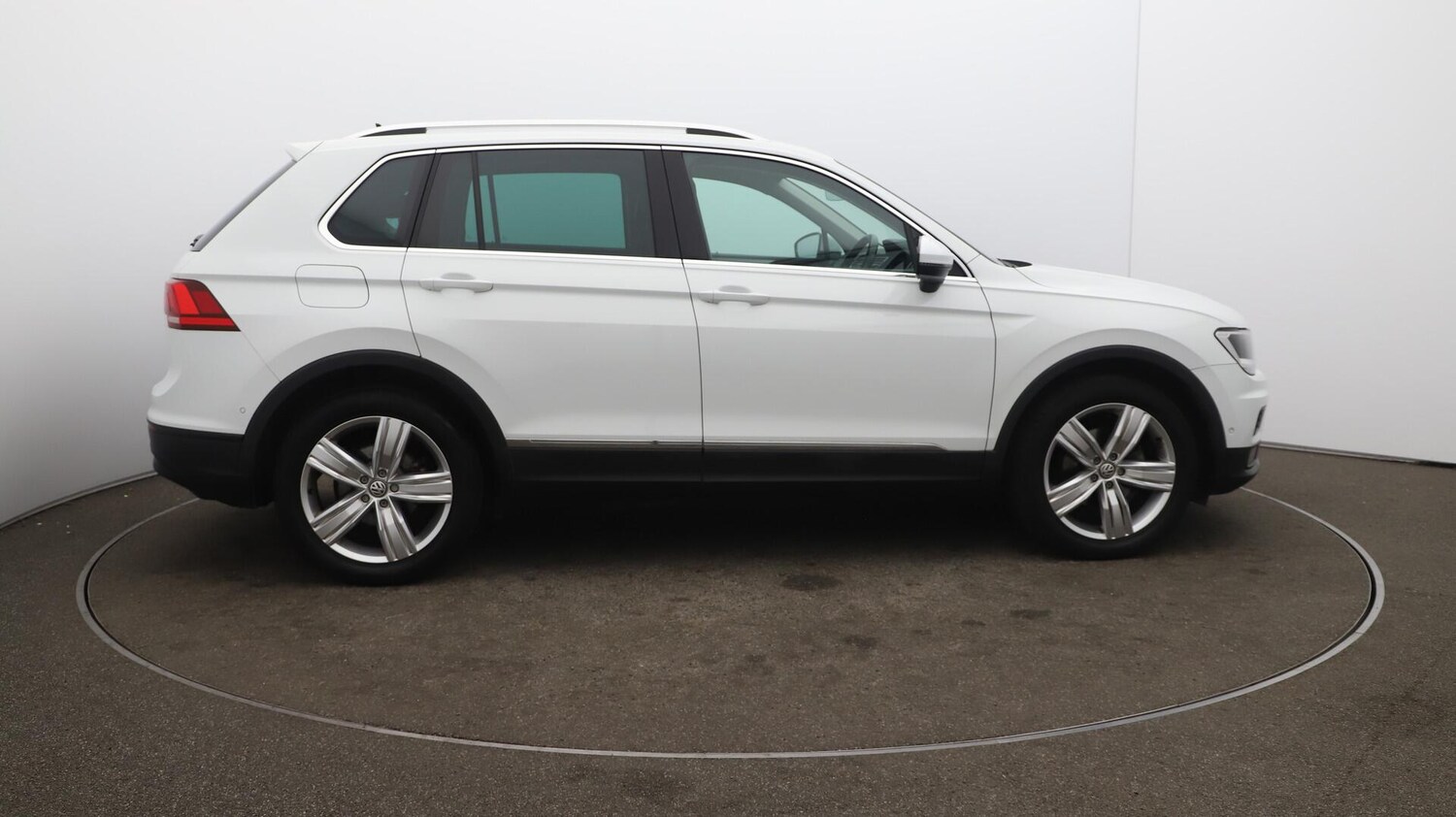 Used Volkswagen Tiguan 2020 for sale - 76485820: Photo 50