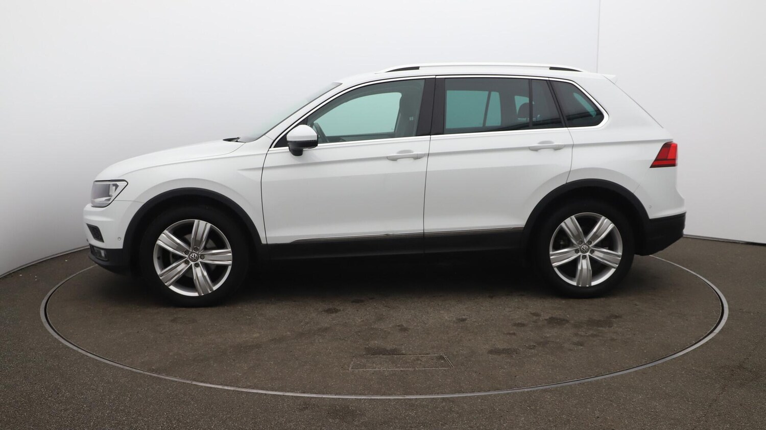 Used Volkswagen Tiguan 2020 for sale - 76485820: Photo 65