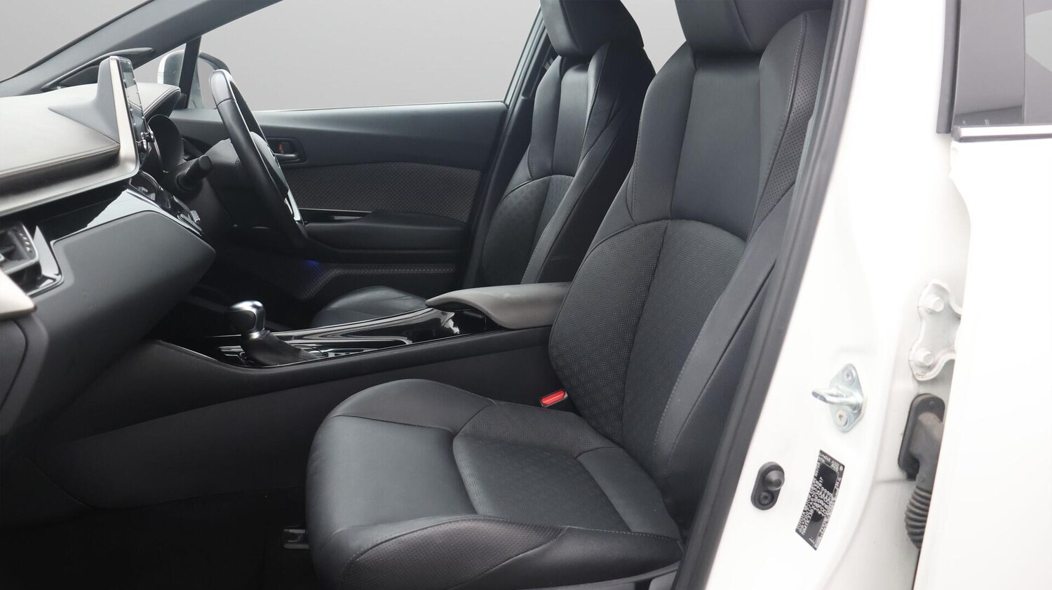 Used Toyota C-HR 2021 for sale - 76538614: Photo 15