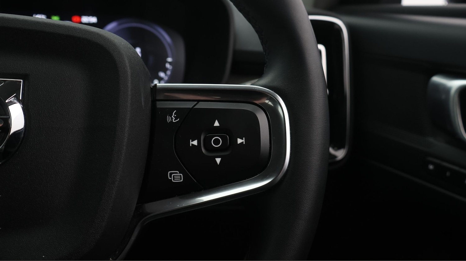 Used Volvo XC40 2021 for sale - 77431232: Photo 22