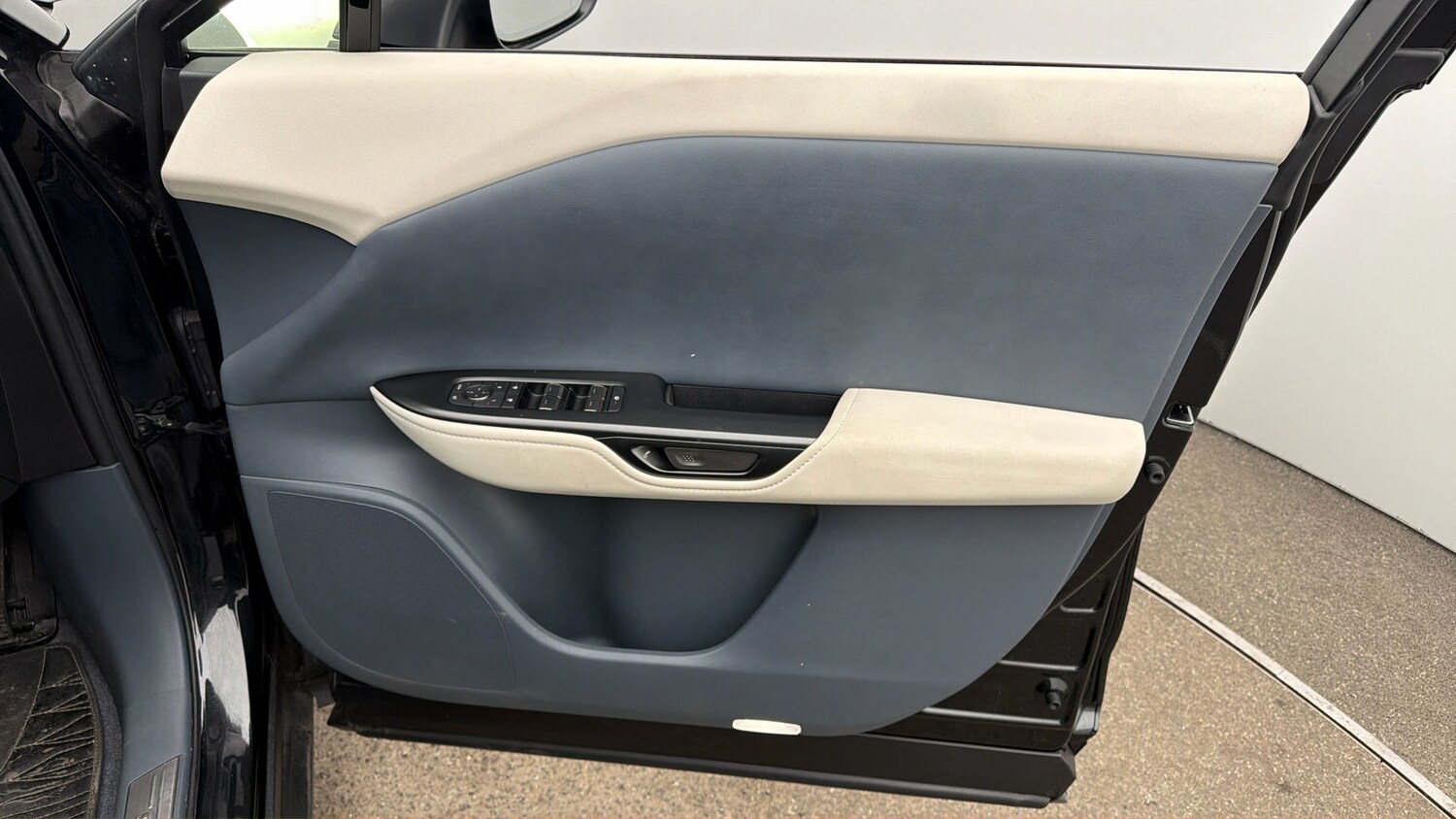 Used Lexus RZ 2024 for sale - 77872356: Photo 14