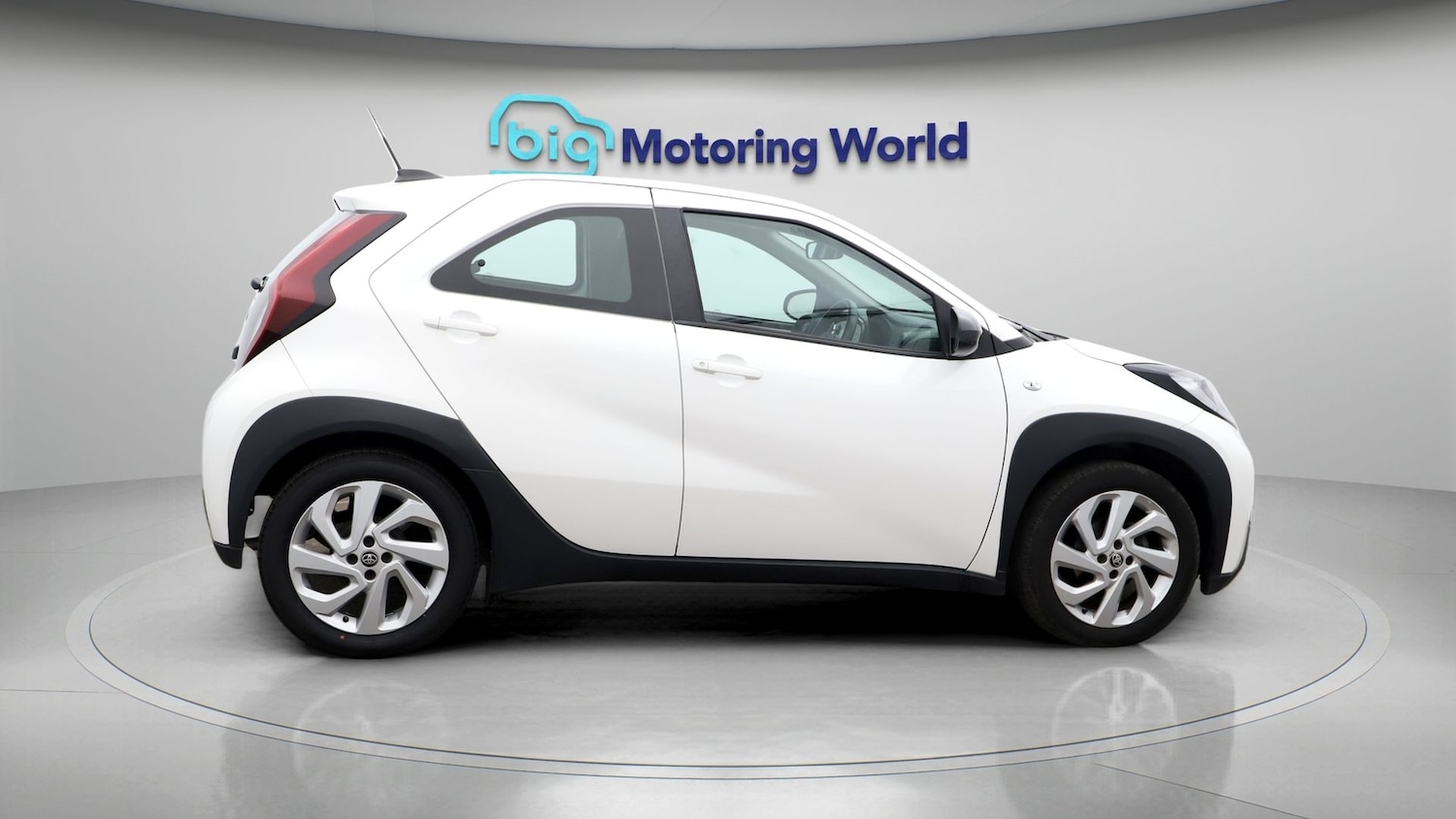 Used Toyota Aygo X 2023 for sale - 77618735: Photo 8