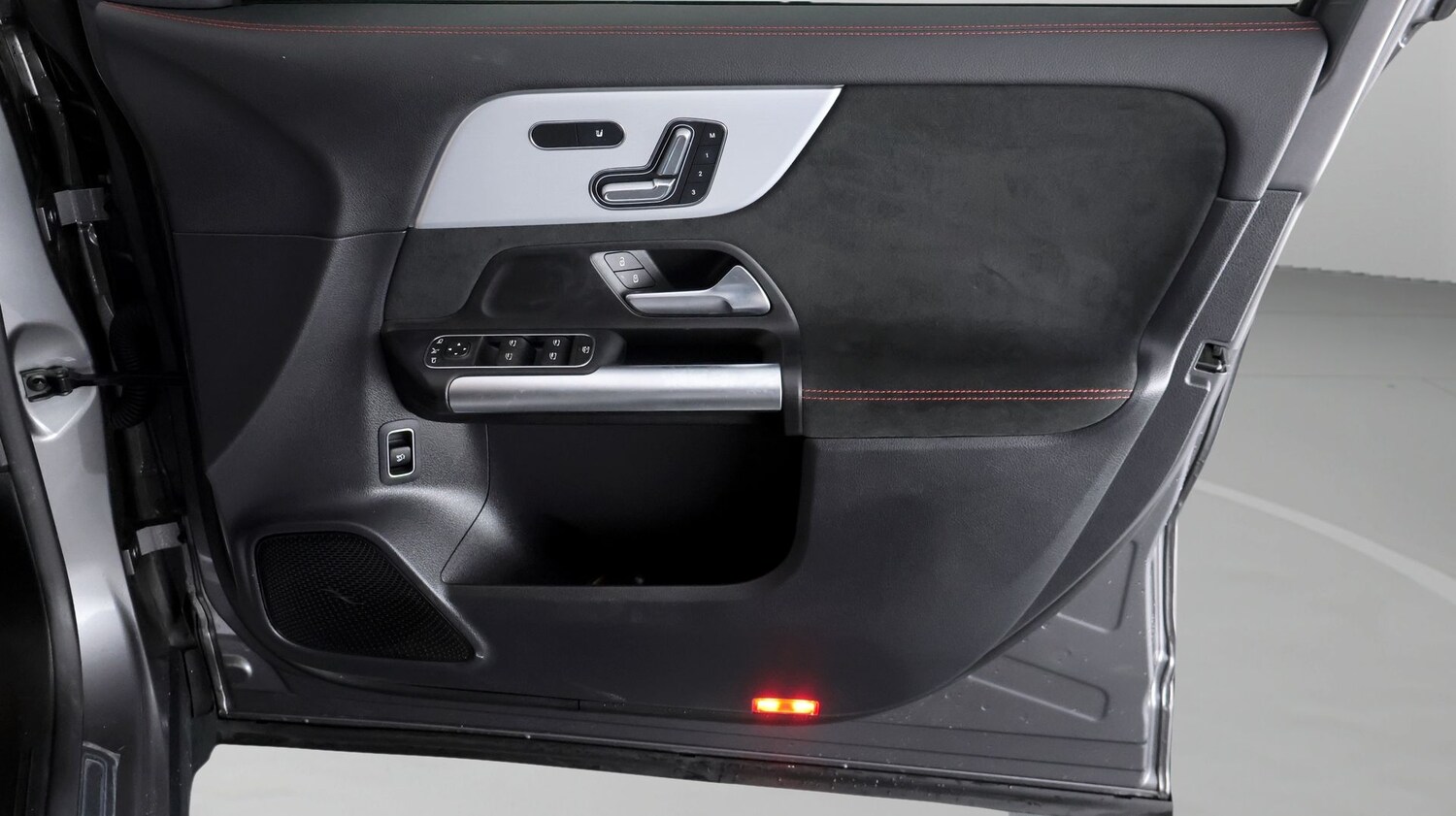 Used Mercedes-Benz EQA 2023 for sale - 77945618: Photo 15