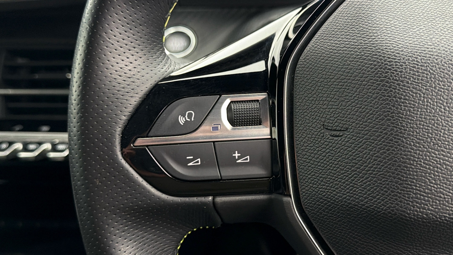 Used Peugeot E-2008 2023 for sale - 78012900: Photo 23