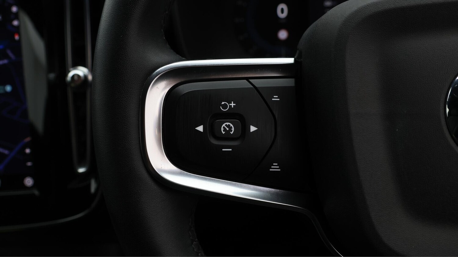 Used Volvo XC40 2022 for sale - 76457310: Photo 23