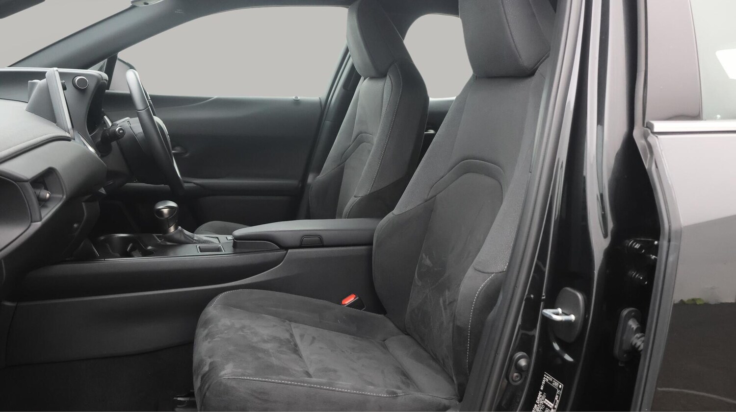 Used Lexus UX 2023 for sale - 76371412: Photo 15