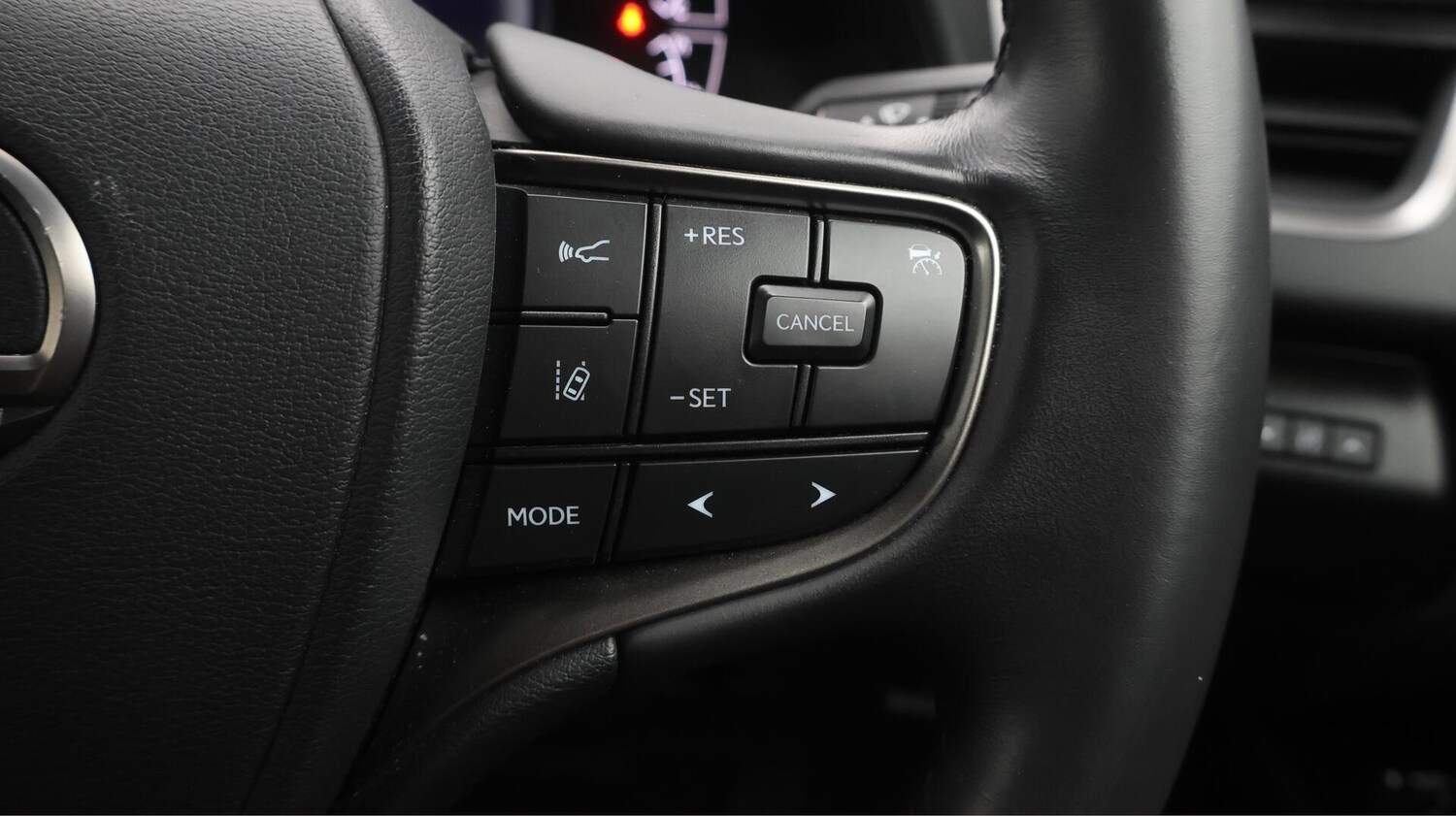 Used Lexus UX 2023 for sale - 76371412: Photo 25