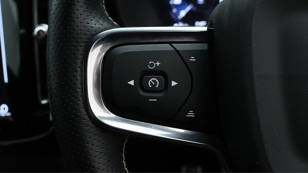 Used Volvo XC40 2021 for sale - 75531624: Photo 23