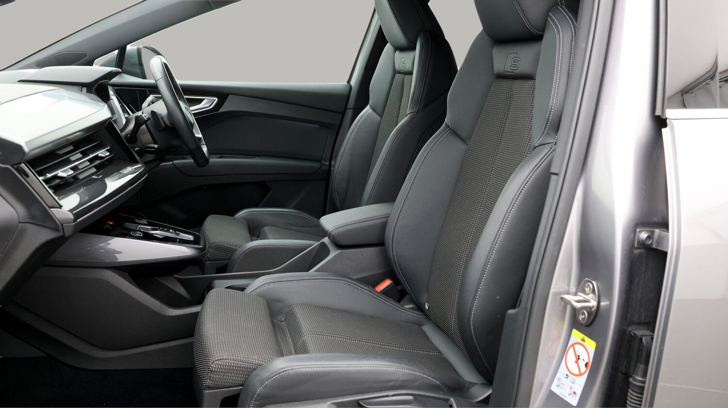 Used Audi Q4 e-tron for sale - 77181647: Photo 14