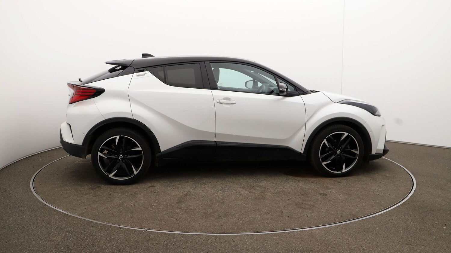 Used Toyota C-HR 2022 for sale - 76808493: Photo 40
