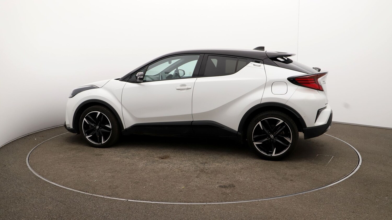 Used Toyota C-HR 2022 for sale - 76808493: Photo 51