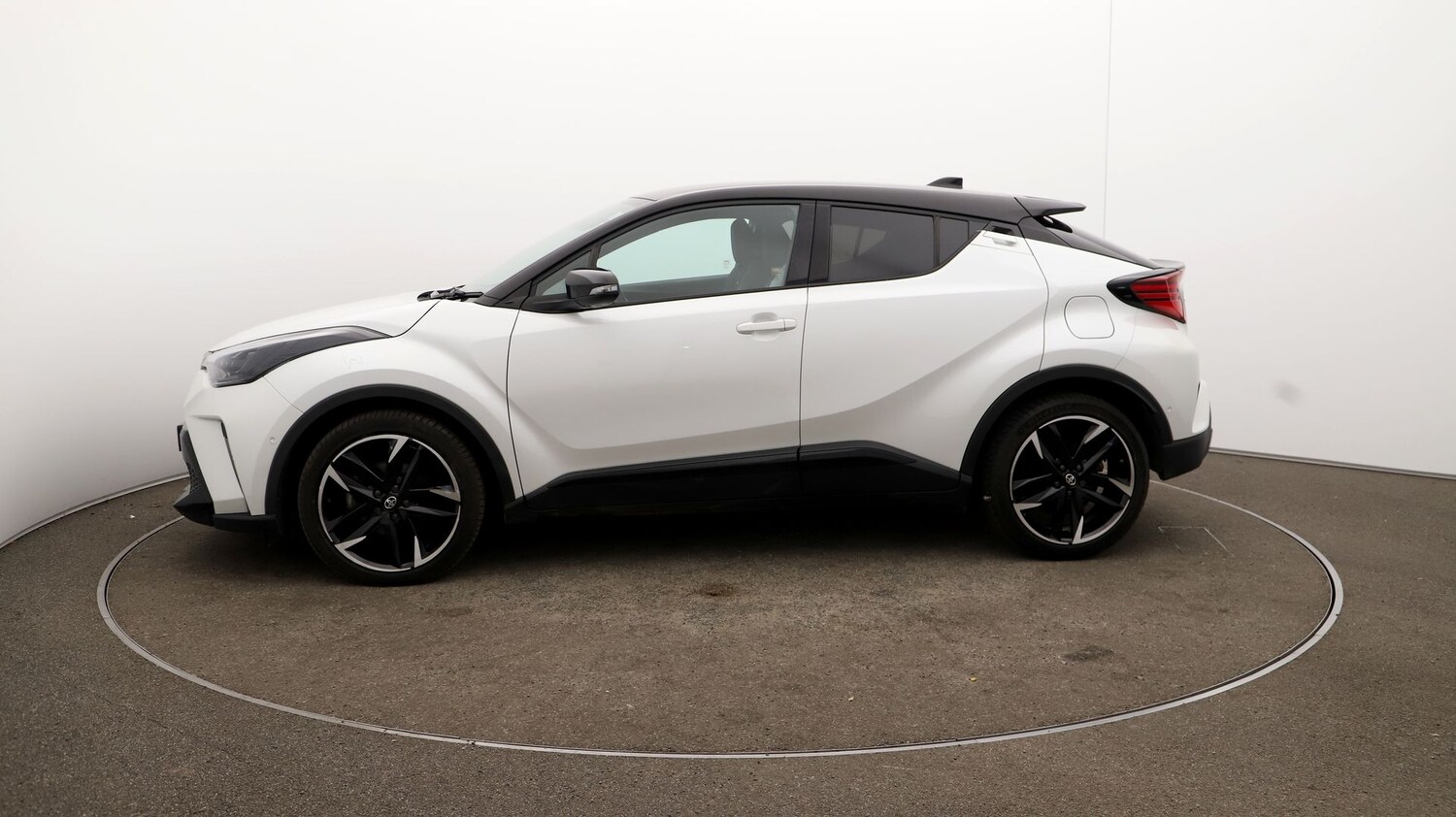 Used Toyota C-HR 2022 for sale - 76808493: Photo 58
