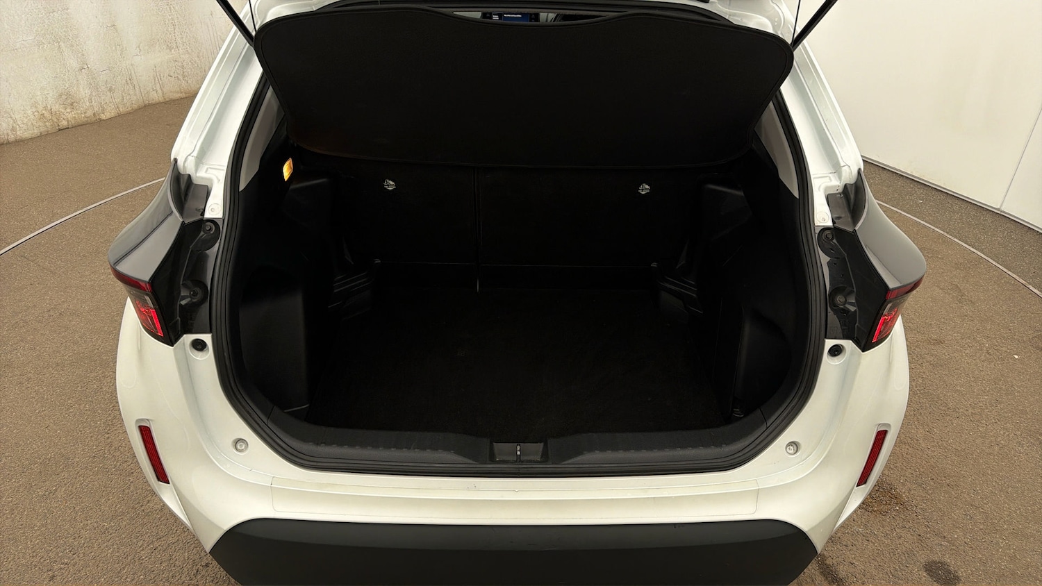 Used Toyota Yaris Cross 2022 for sale - 78053407: Photo 16