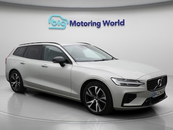 2022 (22) - 2.0h T6 Recharge 18.8kWh Plus Dark Estate 5dr Petrol Plug-in Hybrid Auto AW