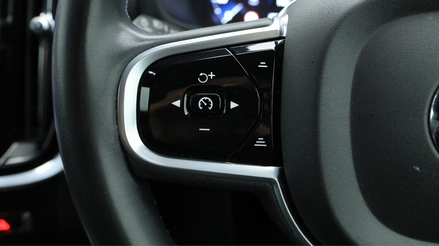 Used Volvo V60 2022 for sale - 75858218: Photo 25