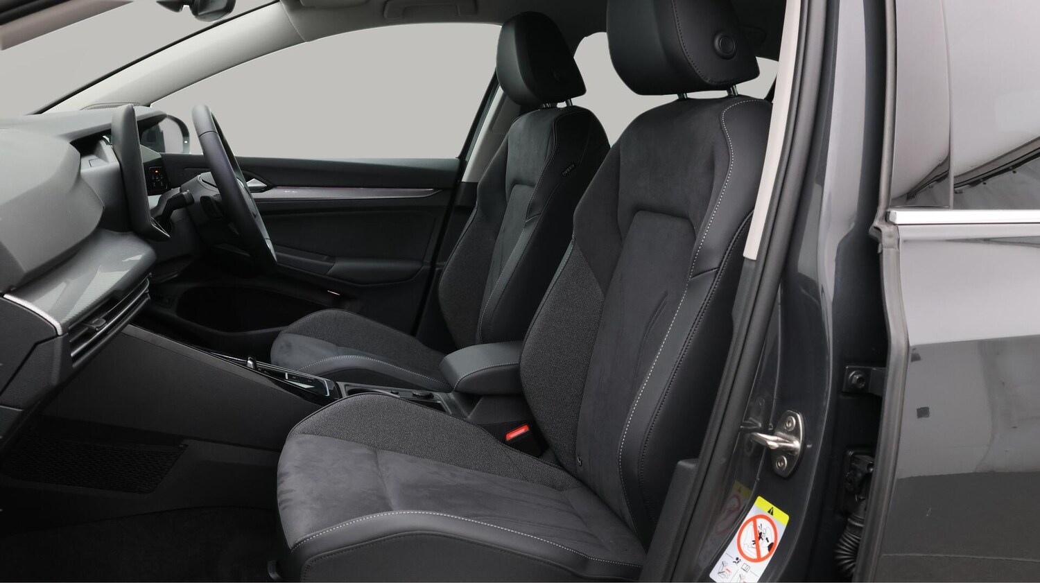 Used Volkswagen Golf 2024 for sale - 76633642: Photo 15