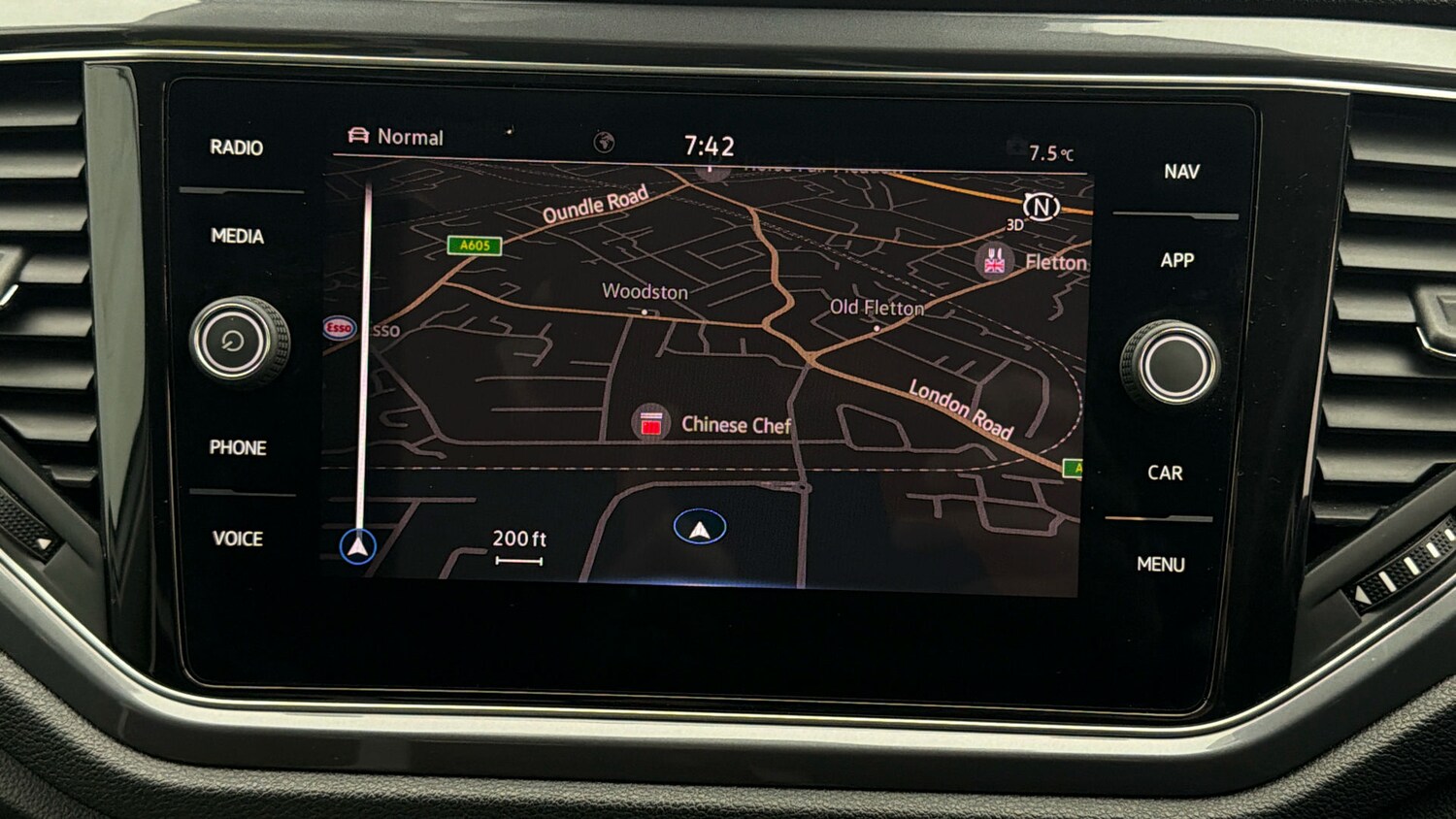 Used Volkswagen T-Roc for sale - 77818093: Photo 10