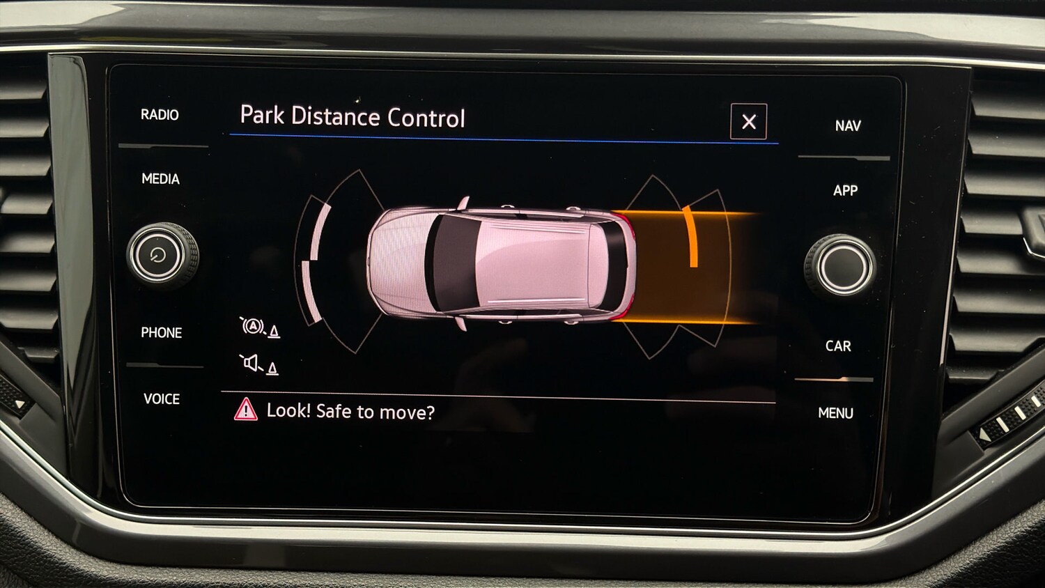 Used Volkswagen T-Roc for sale - 77818093: Photo 25