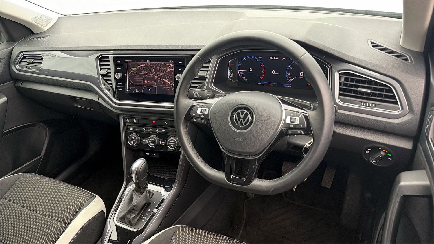 Used Volkswagen T-Roc for sale - 77818093: Photo 9