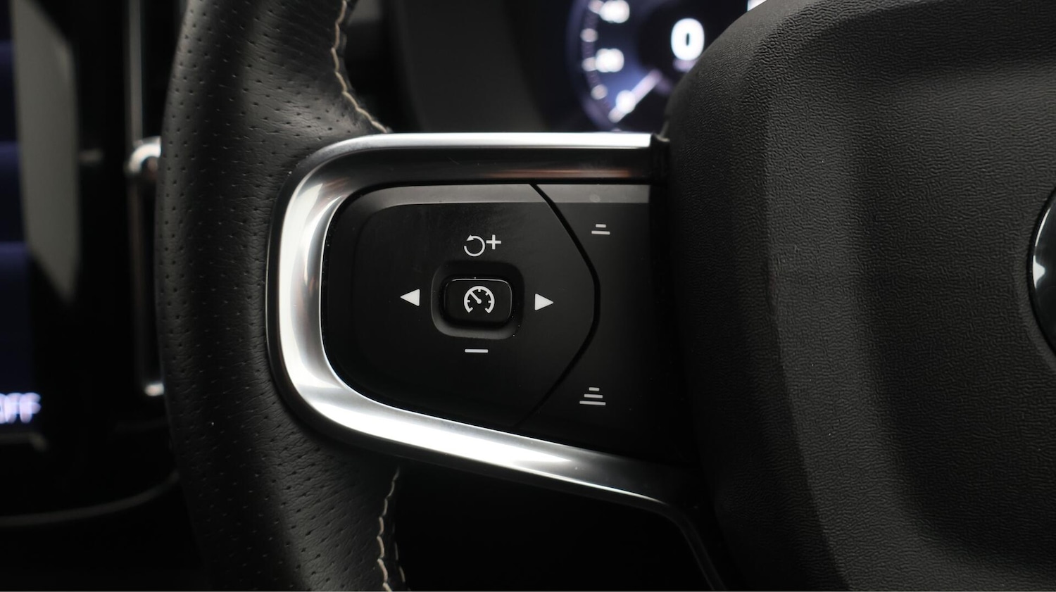 Used Volvo XC40 2021 for sale - 76423430: Photo 24