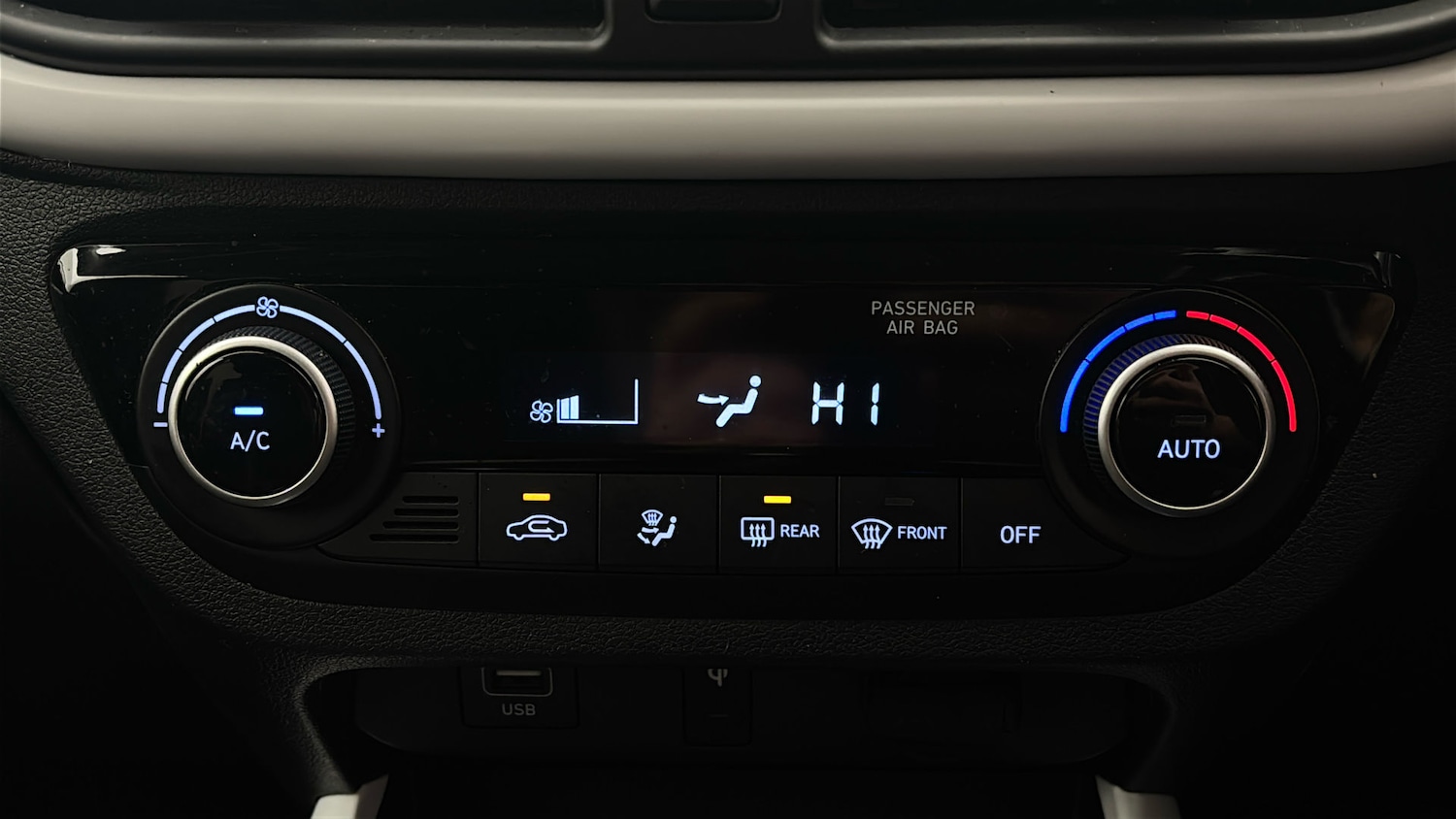 Used Hyundai i10 2023 for sale - 77730085: Photo 11