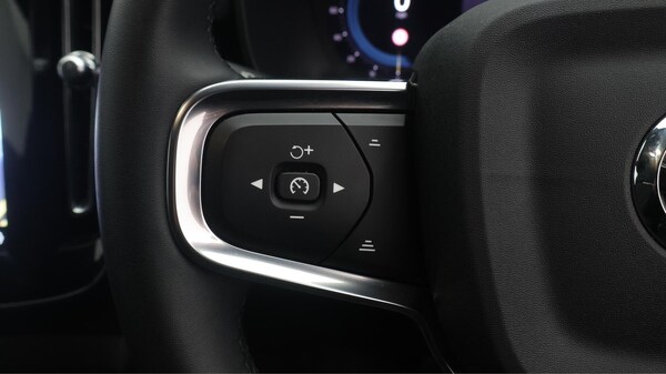 Used Volvo XC40 2023 for sale - 76296022: Photo 24