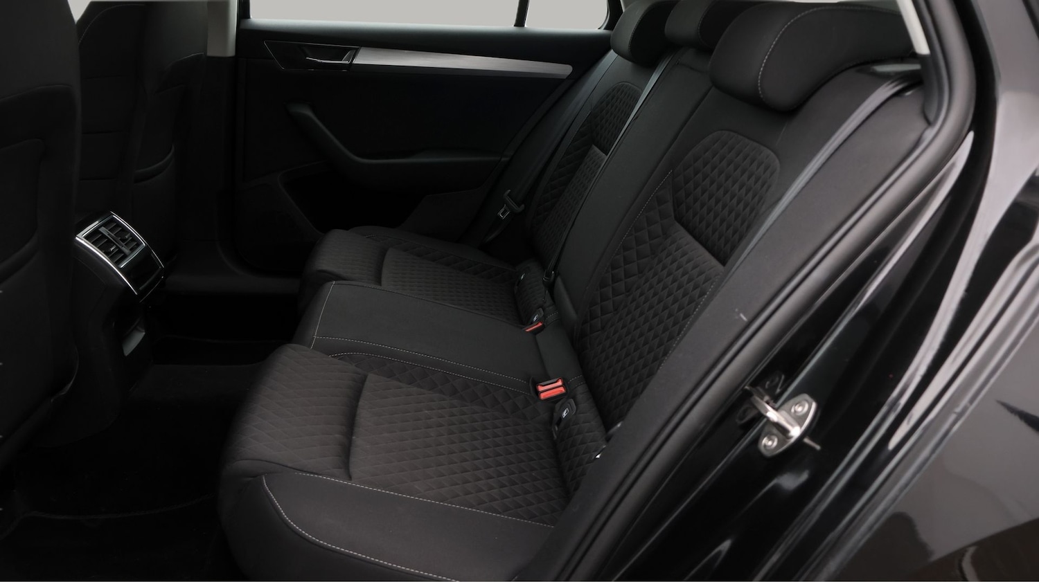 Used Skoda Superb 2023 for sale - 77610692: Photo 16