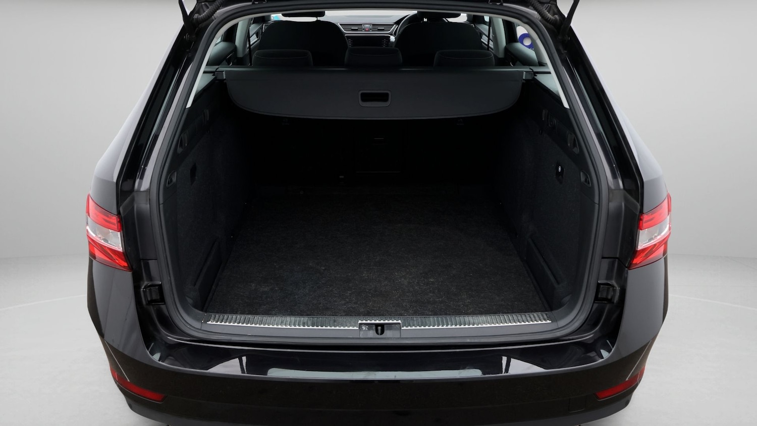 Used Skoda Superb 2023 for sale - 77610692: Photo 17