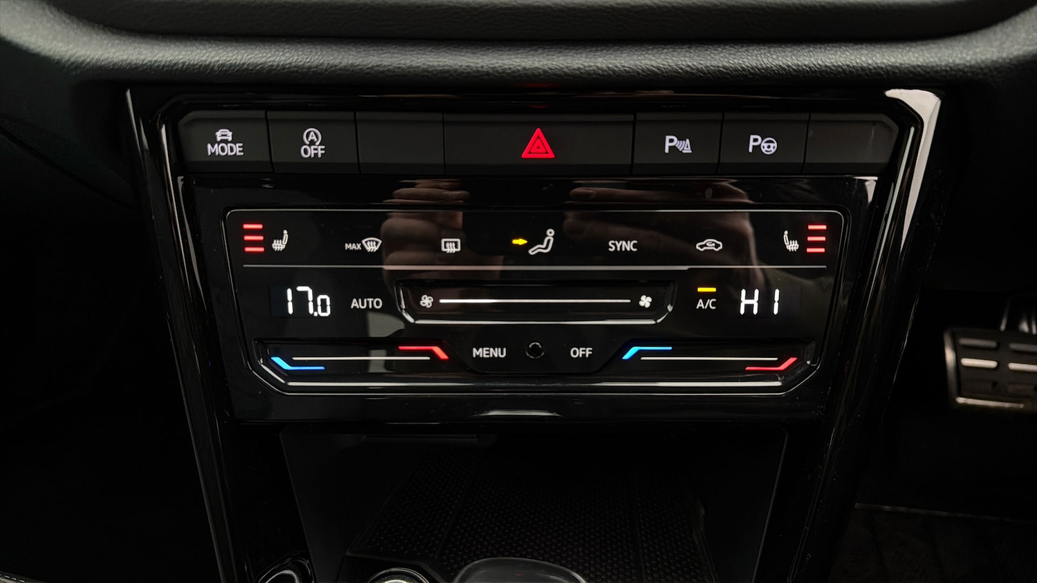 Used Volkswagen T-Roc 2024 for sale - 78024621: Photo 11